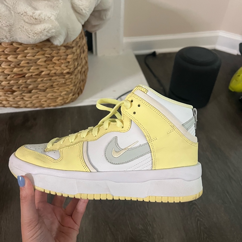 Nike Yellow dunks